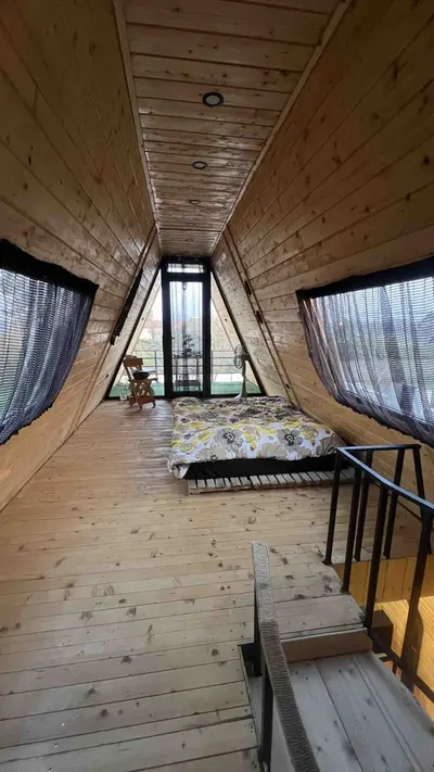 کلبه دوخوابه سوئیسی نادیا