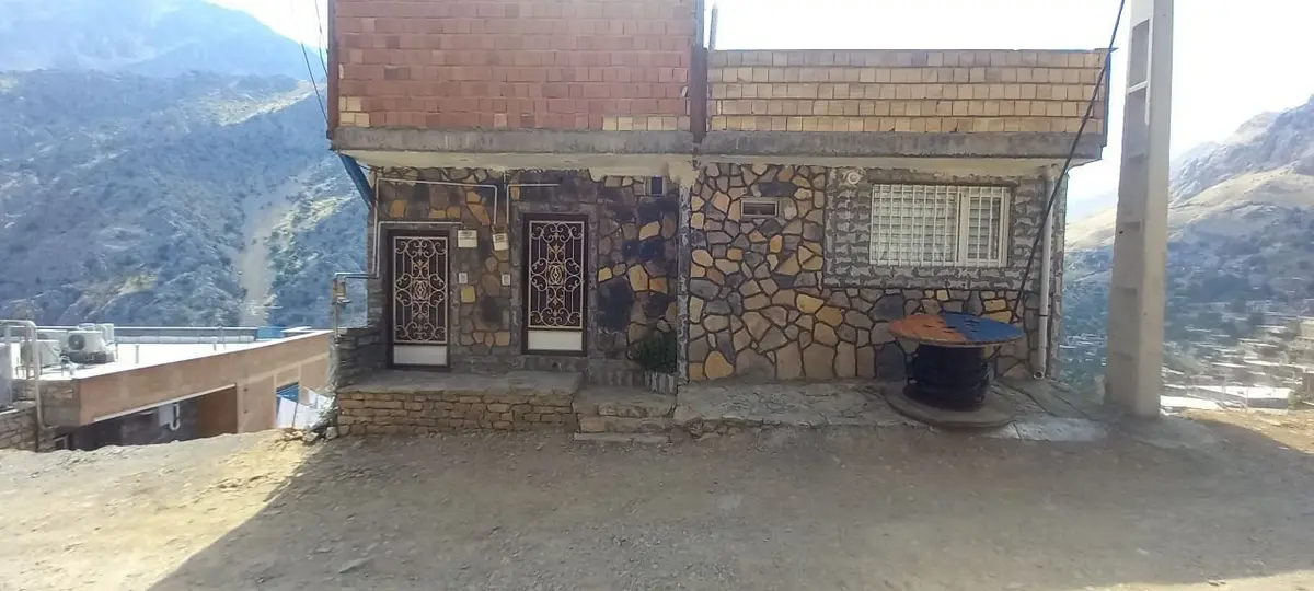 آپارتمان یک خوابه هورامان تخت - ورودی اقامتگاه