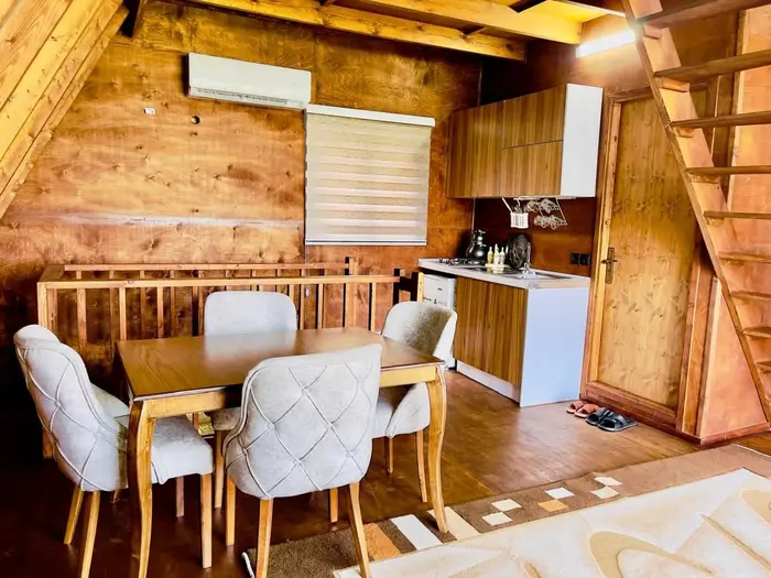 کلبه یک خوابه سوئیسی جکوزی دار شووا - واحد ۲