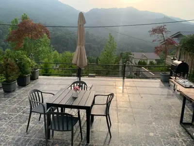 کلبه یک خوابه سوئیسی جکوزی دار کوهستان