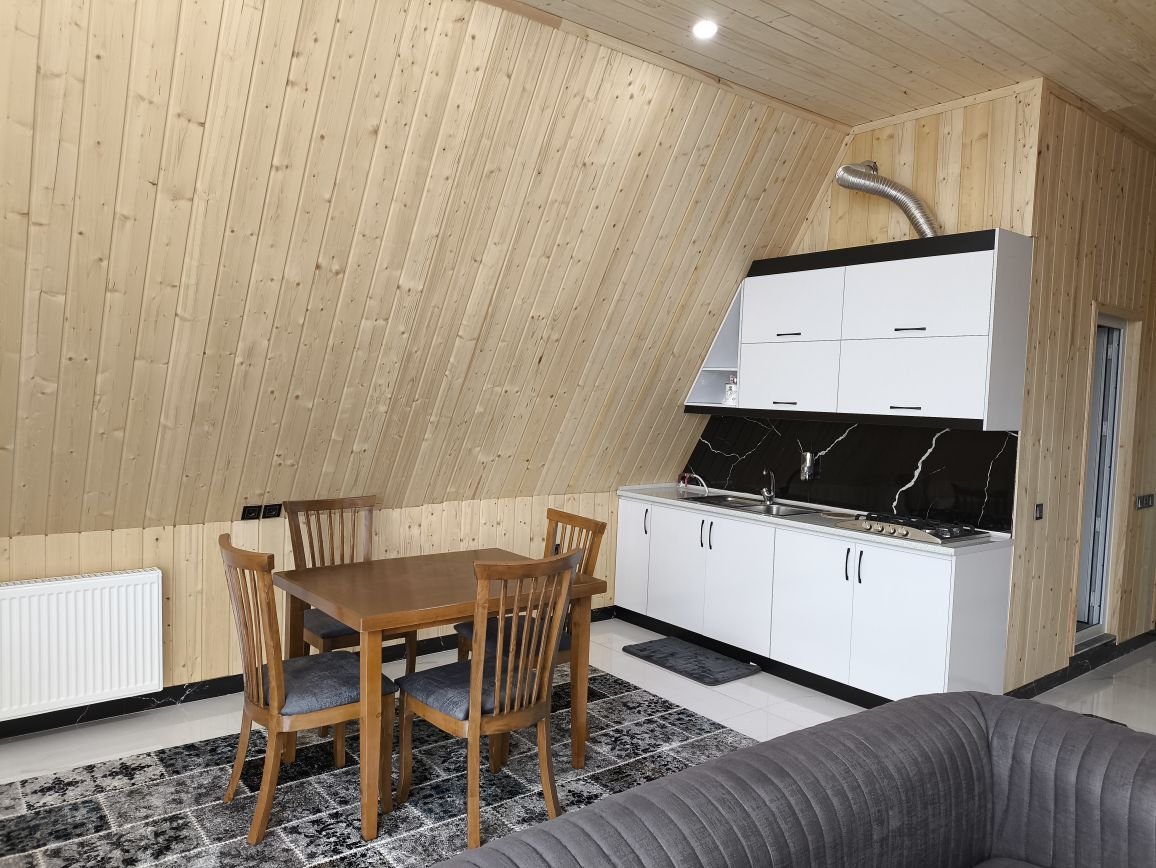 کلبه دوخوابه استخر‌دار گیسوم