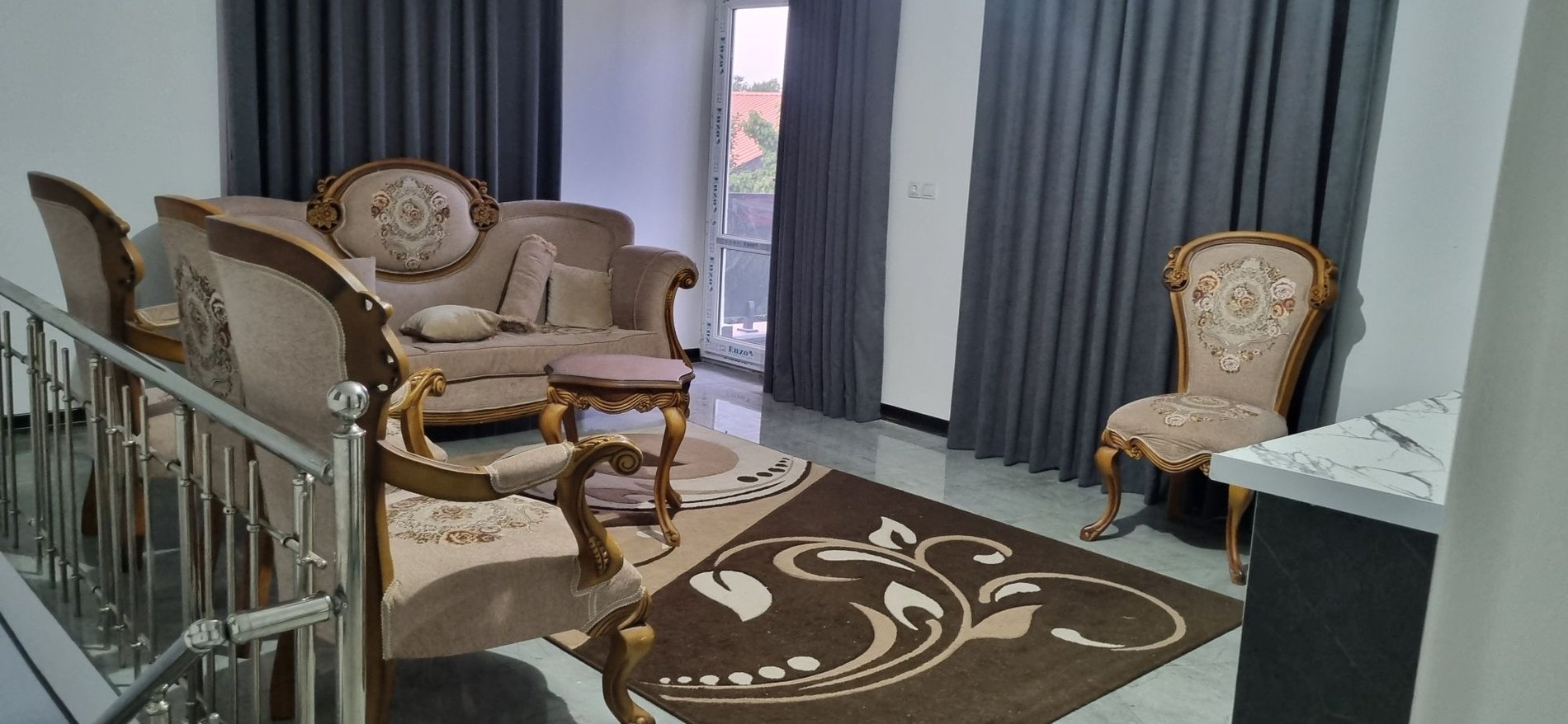 ویلا سه خوابه استخردار عمارت گل رز