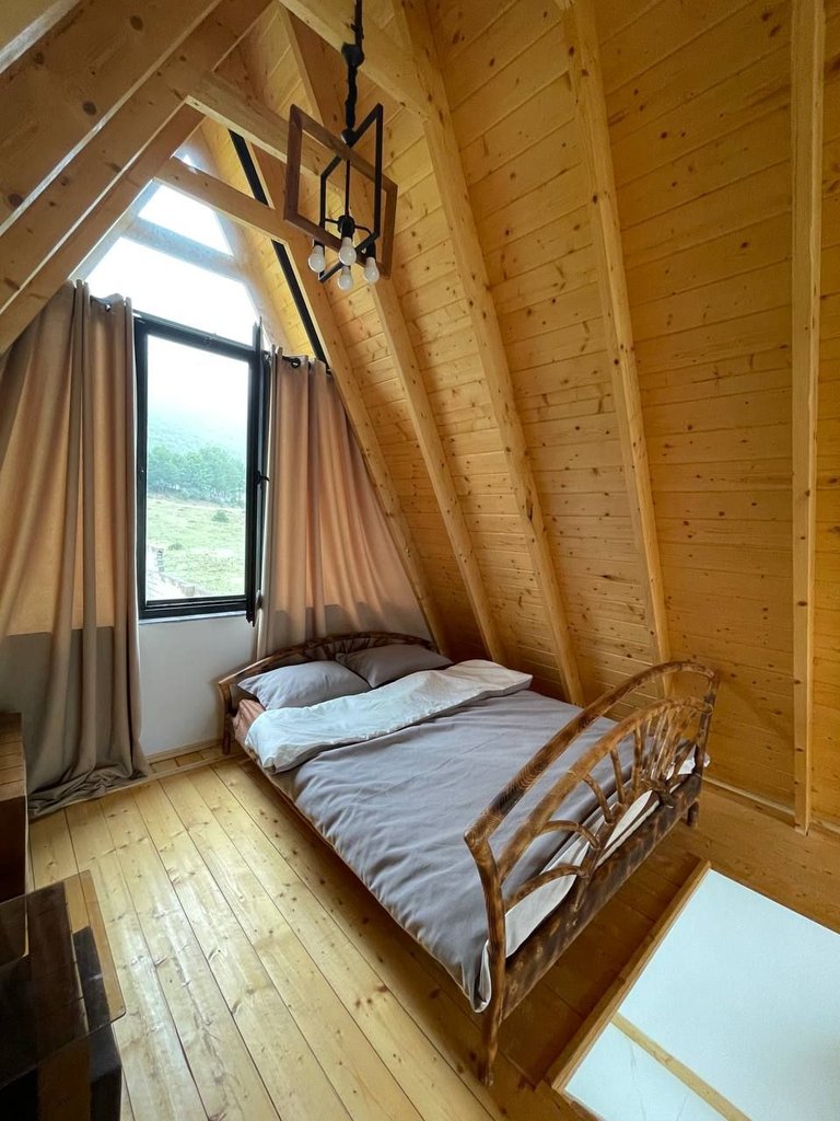 یک خوابه جنگلی عشق