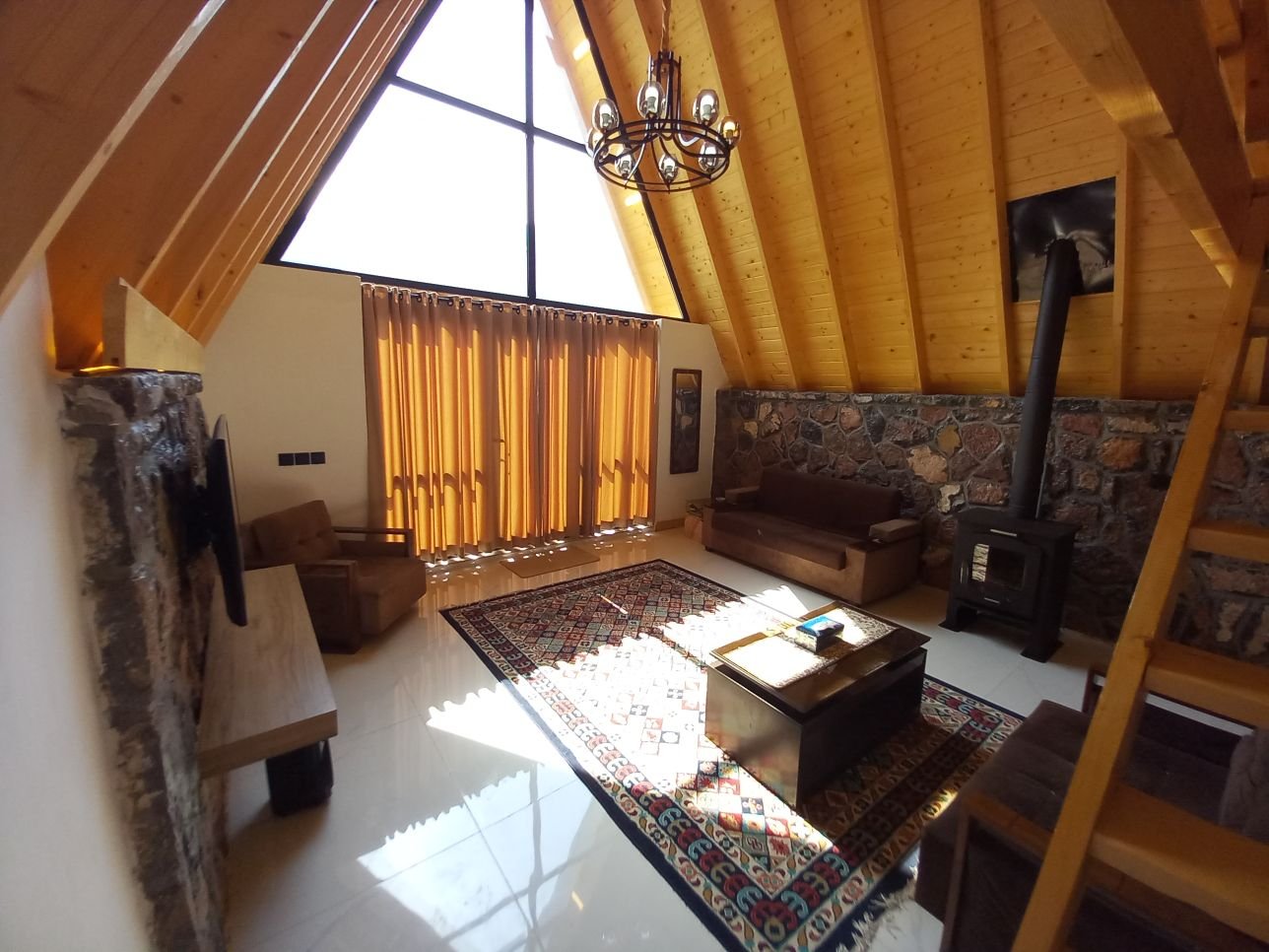 یک خوابه جنگلی عشق