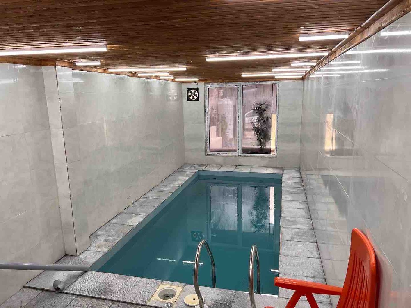 ویلا دوخوابه استخردار آبگرم ازمیری - انتخاب عنوان تصویر