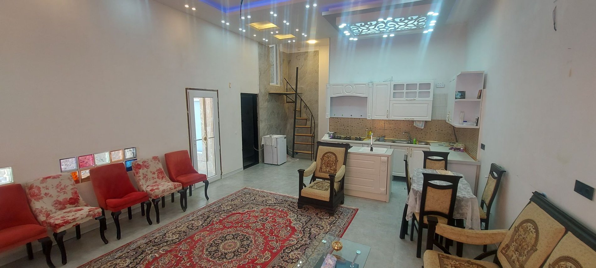 ویلا دوخوابه استخردار آبگرم گل بنفشه