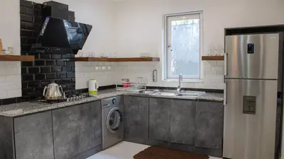 ویلا چهارخوابه استخردار آبگرم دریا