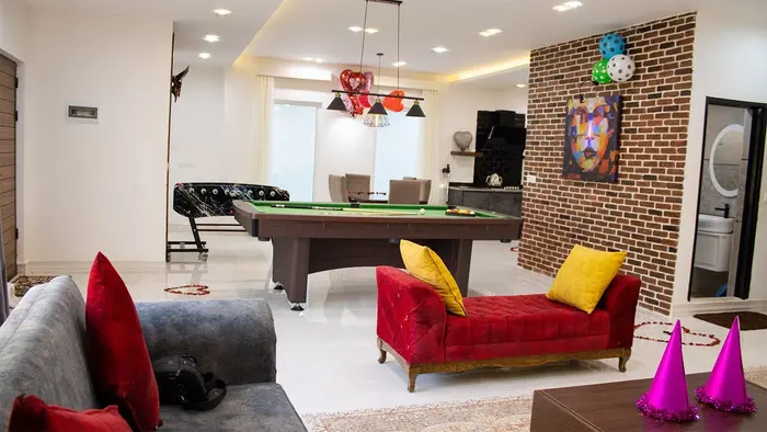 ویلا چهارخوابه استخردار آبگرم دریا