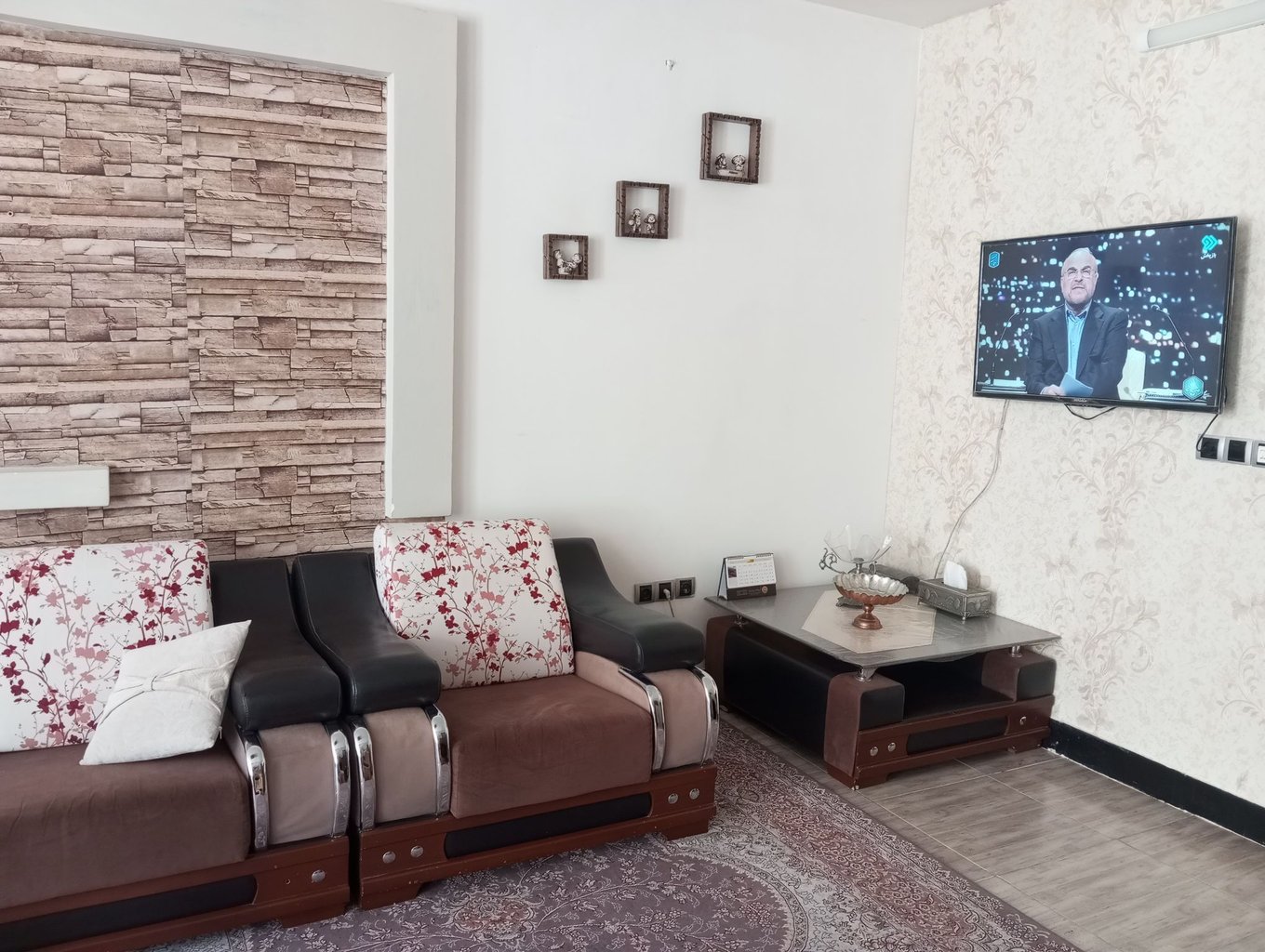 آپارتمان دوخوابه اسکان آرامش - پذیرایی