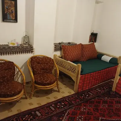 بومگردی سرای مهرآفرین مرق - اتاق ۱