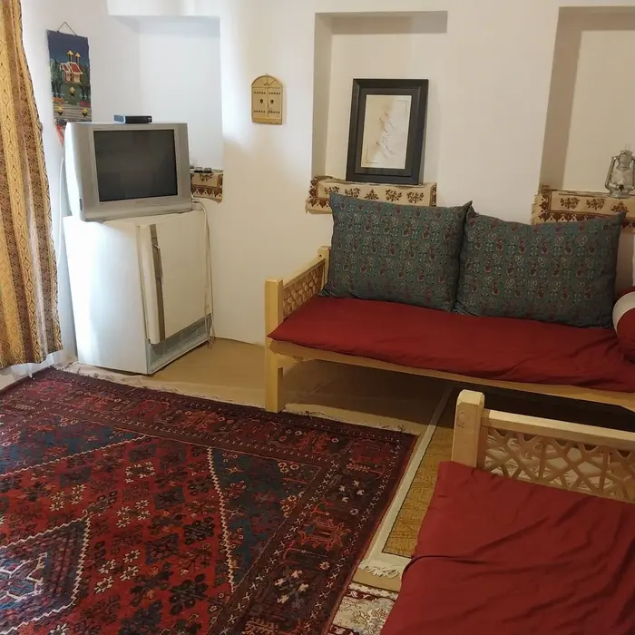 بوم گردی سرای مهرآفرین مرق - اتاق ۲