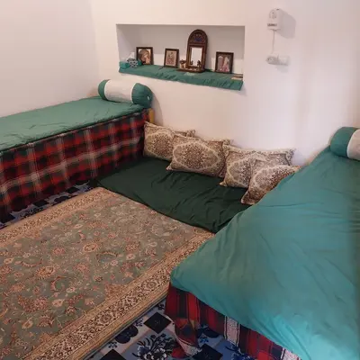 بومگردی سرای مهرآفرین مرق - اتاق ۴