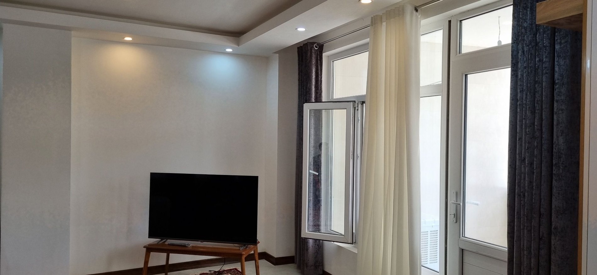 آپارتمان یک خوابه خورشید تابان 1