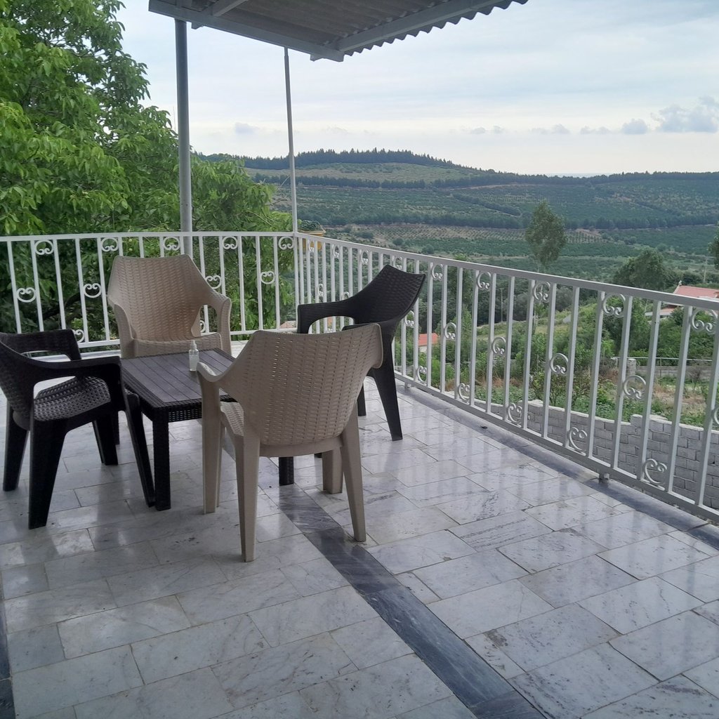 دوخوابه جنگلی مهدشت - نمای تراس