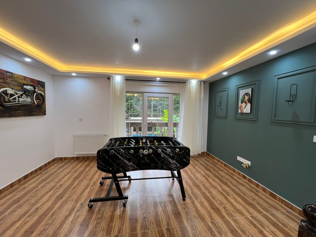 ویلا دوخوابه استخردار آبگرم بوهو هوم 2 - یه فوتبال دستی بزنیم؟؟