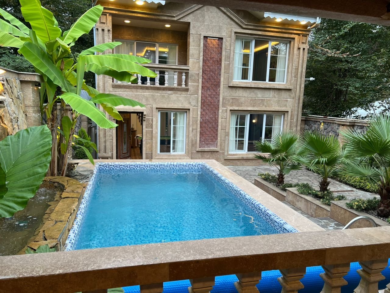 دوخوابه استخردار آبگرم بوهو هوم 2