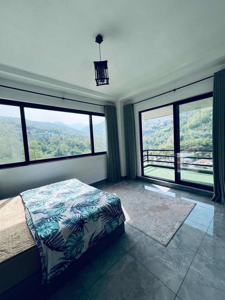 ویلا سه خوابه جنگلی جکوزی دار کوه نور