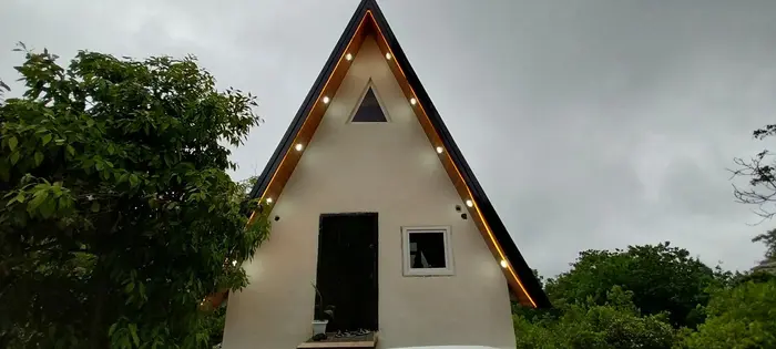 کلبه یک خوابه جکوزی دار جنگلی پریهان - ورودی کلبه