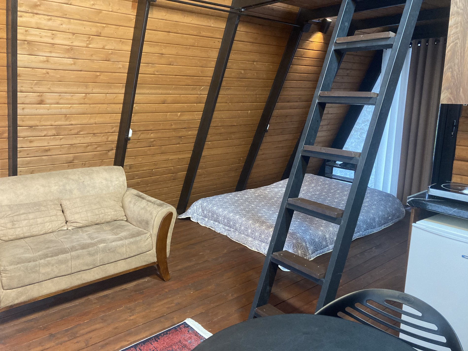 کلبه یک خوابه دوبلکس سوئیسی میراث 1