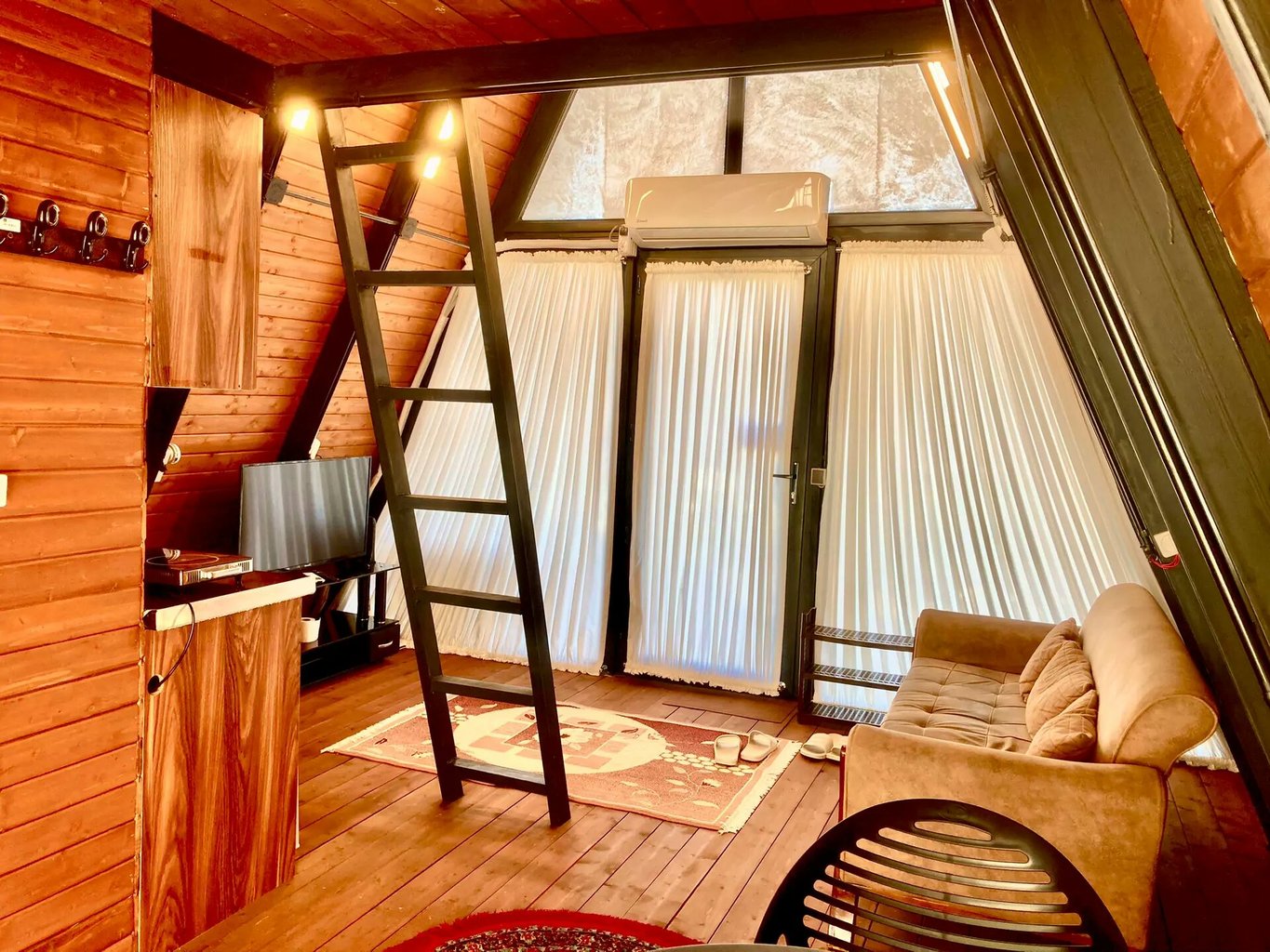 یک خوابه دوبلکس سوئیسی میراث 3