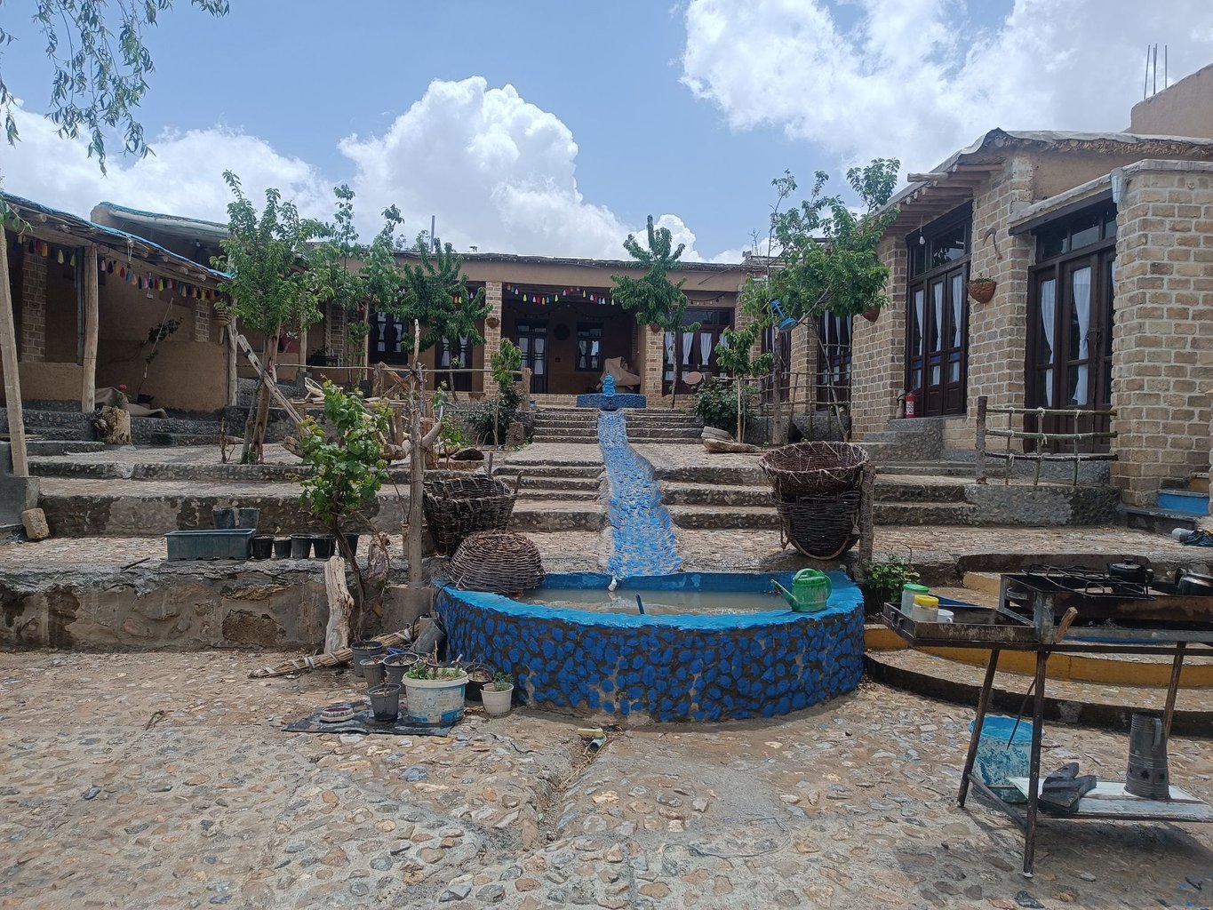 بوم گردی گیناش - واحد شبنم
