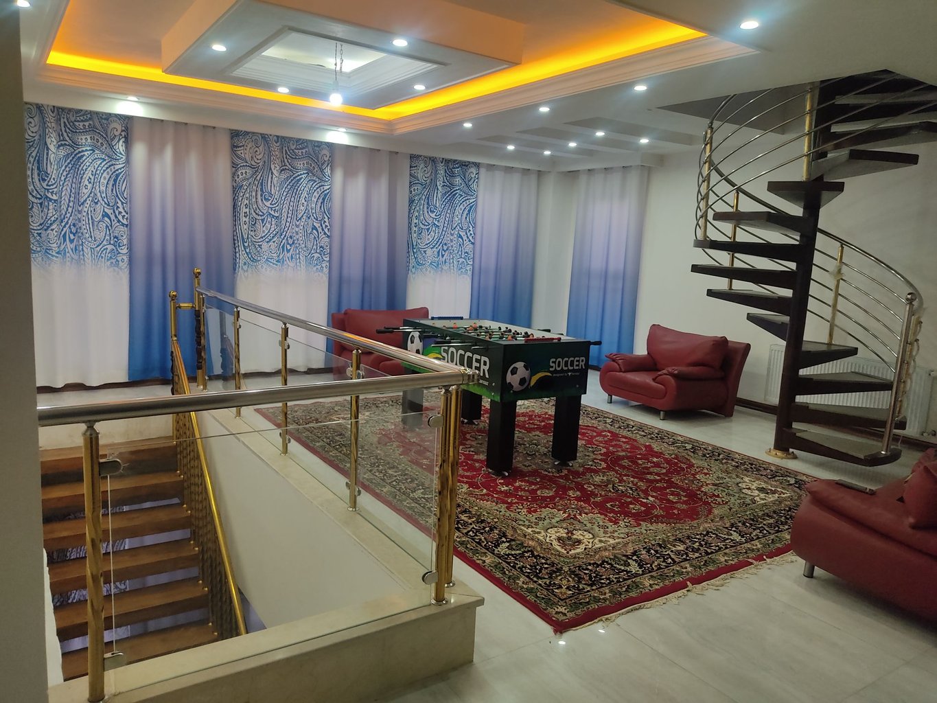 ویلا سه خوابه باغ سفیر - پذیرایی