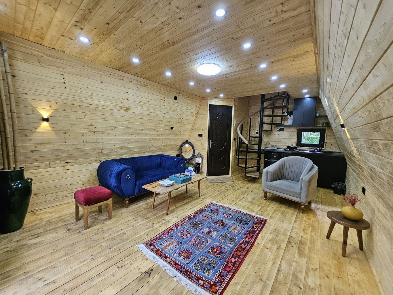 یک خوابه استخردار آبگرم میجان