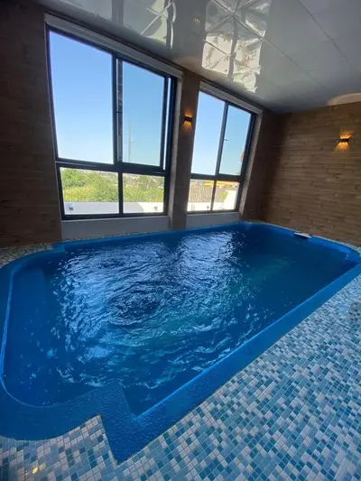 کلبه دوخوابه سوئیسی استخردار آبگرم شوکا