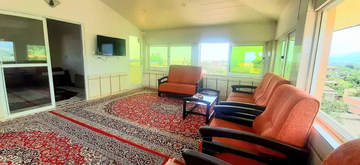 آپارتمان یک خوابه عمارت پدر 3 - اتاق پذیرایی با سه دیوار کاملا شیشه وپنجره 