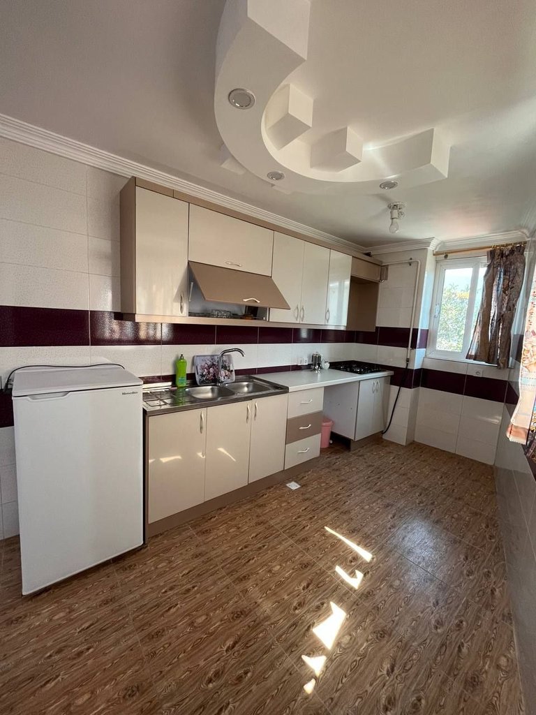 یک خوابه عمارت پدر