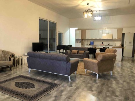 ویلا باغ ویلا اجاره ای با استخر سرپوشیده - حال و پذیرایی