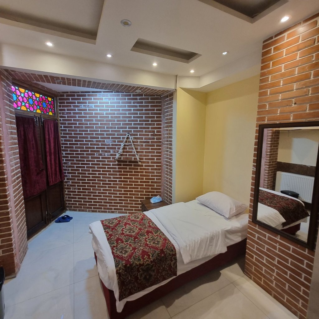 اقامتگاه سنتی آریو - واحد دو نفره توئین