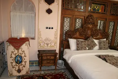 اقامتگاه سنتی داروش - واحد پنج دری