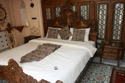 اقامتگاه سنتی داروش - واحد پنج دری