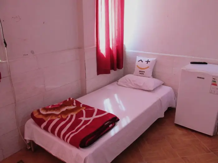 مسافرخانه ولیعصر - واحد سه تخته