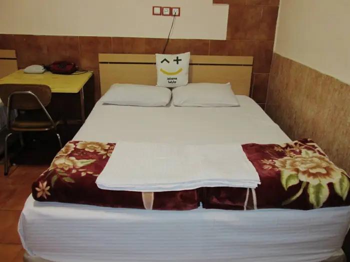 مسافرخانه مهران ولیعصر - واحد سه تخته 1