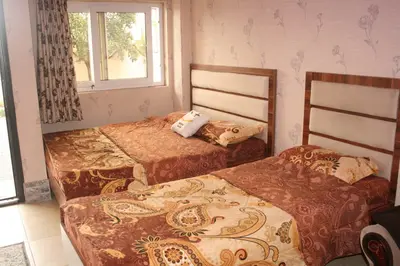 مجتمع اقامتی متل سه کاج - واحد سه تخته ۸