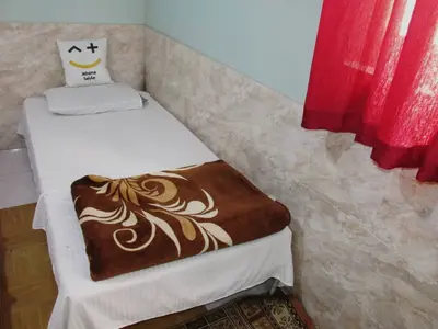 مسافرخانه ولیعصر - واحد پنج تخته