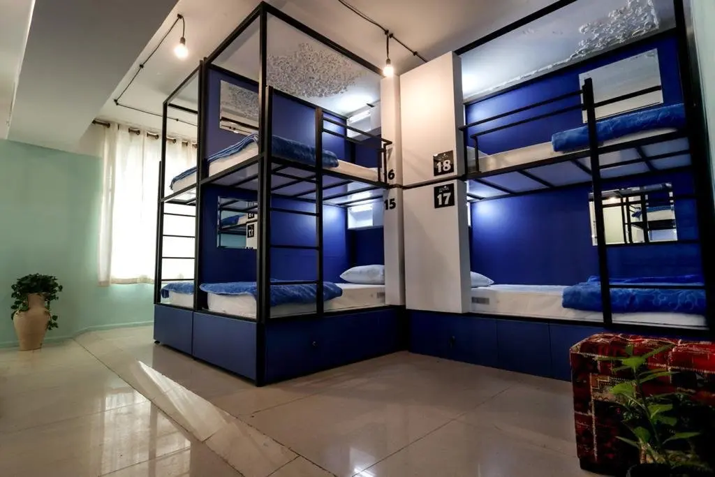 هجده تخته نیلوفر - واحد اشتراکی بانوان