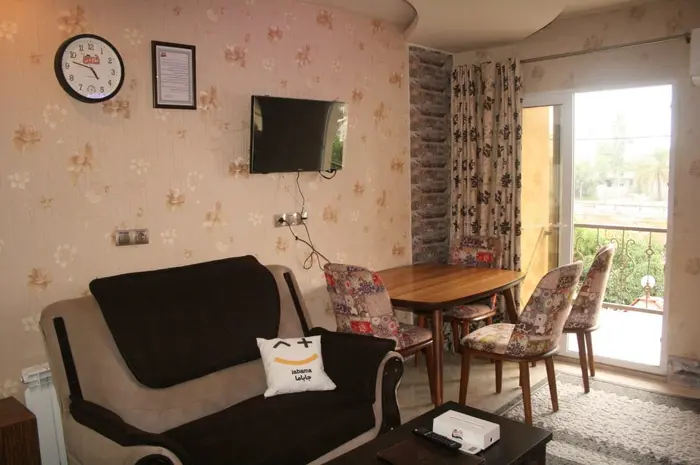 متل سه کاج - واحد ۱۵