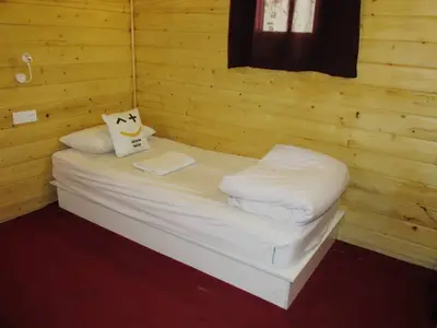 هاستل هریتیج - واحد کلبه چوبی تویین بهارستان