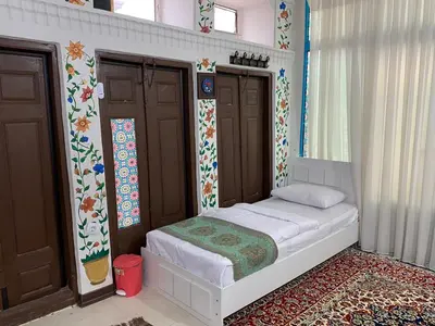 اقامتگاه سنتی طاها - واحد ۱۳