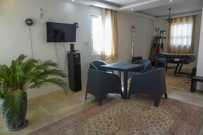 یک خوابه استخردار باغ آدرین