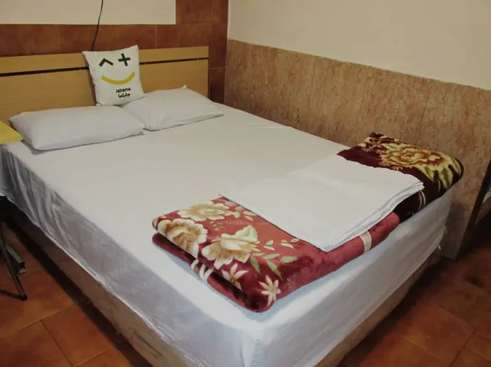 مسافرخانه مهران ولیعصر - واحد سه نفره 2