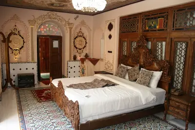 اقامتگاه سنتی داروش - واحد پنج دری