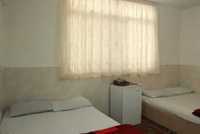 مجتمع اقامتی موسوی - واحد پنج تخته 201