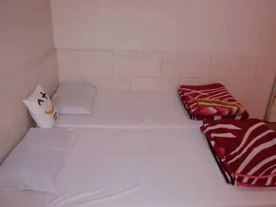 مسافرخانه ولیعصر - واحد سه تخته