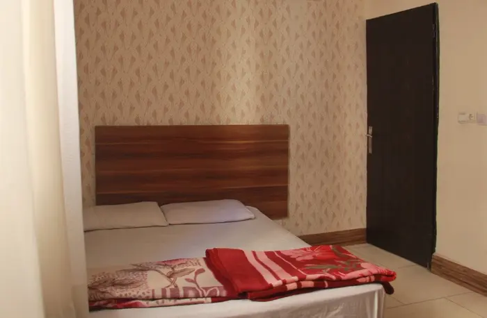 سوئیت دو تخت یزدانیان 304