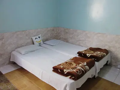 مسافرخانه ولیعصر - واحد پنج تخته