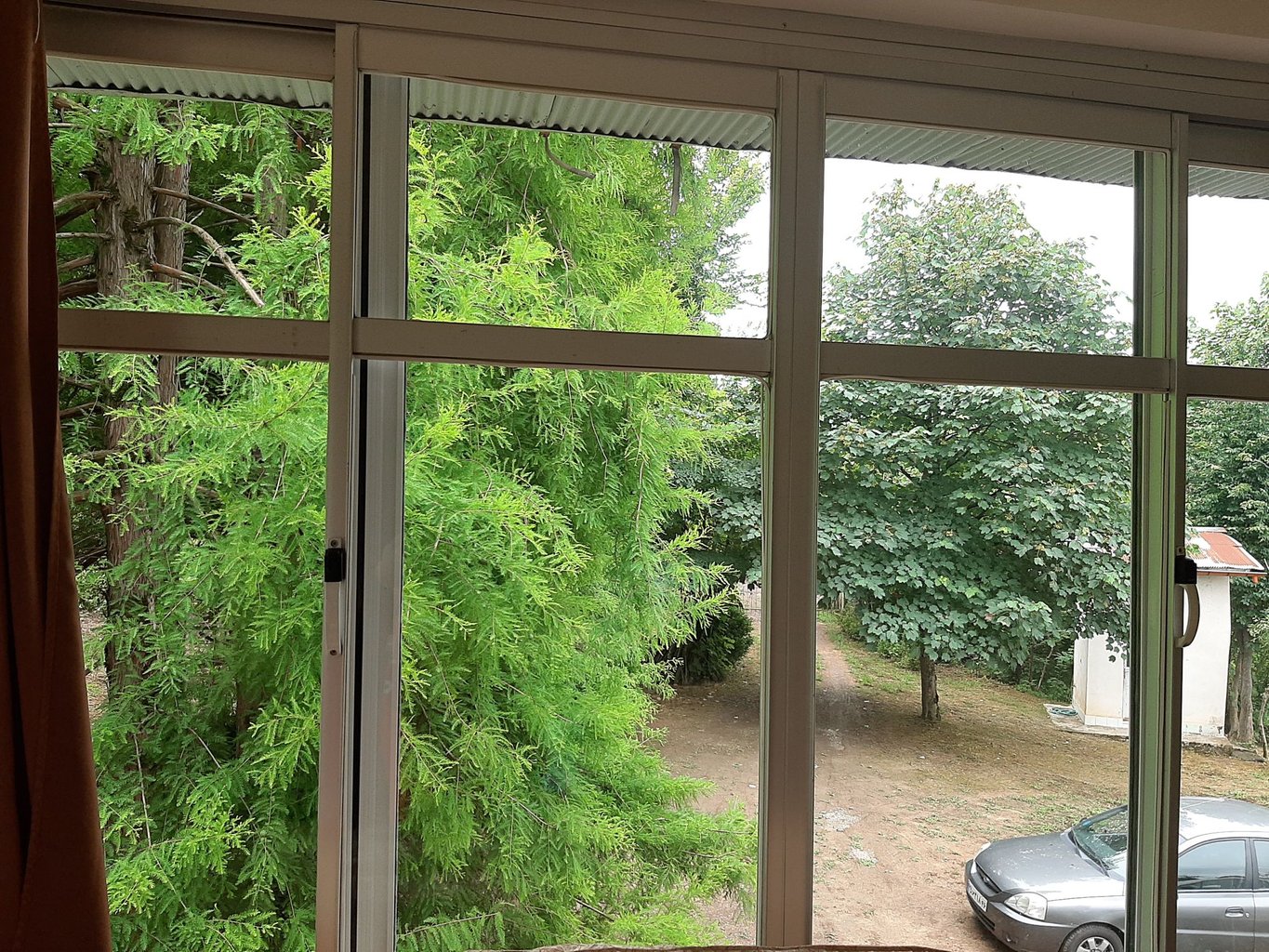 ویلا دوخوابه جنگلی سرای بهشت - پذیرایی اول با چشم انداز طبیعت